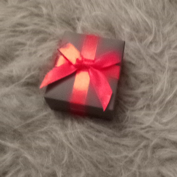 Pearl and Sapphire SS Pierced Stud Duo BNIB - Picture 12 of 14